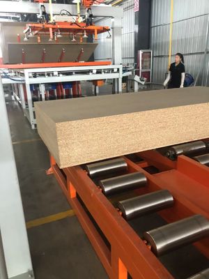 ποιότητας  Laminating Production Line Short Cycle Press Melamine Hot Press Machine 900T to 1600T εργοστάσιο